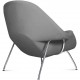 Replica della Womb Chair del designer Eero Saarinen
