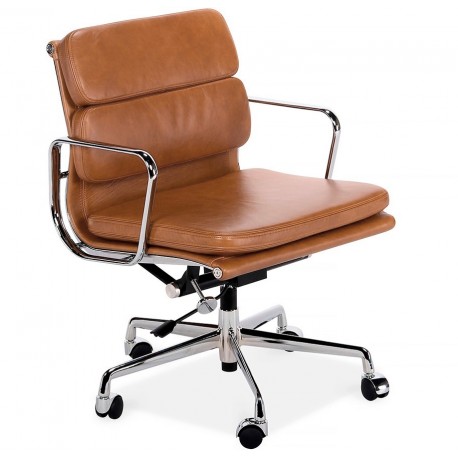 Replica della sedia da ufficio con imbottitura morbida EA217 in pelle vintage invecchiata